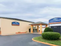 Howard Johnson by Wyndham Virginia Beach Hotels near Chicks Beach