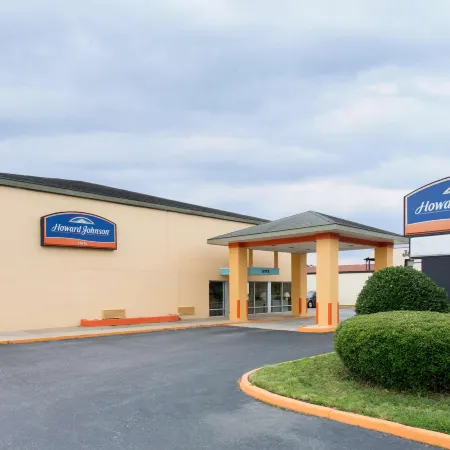 Howard Johnson by Wyndham Virginia Beach Отели рядом с достопримечательностью «Чикс-Бич»