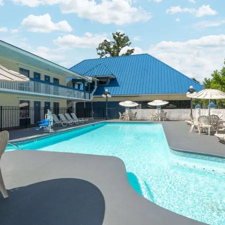 Days Inn by Wyndham Savannah Airport