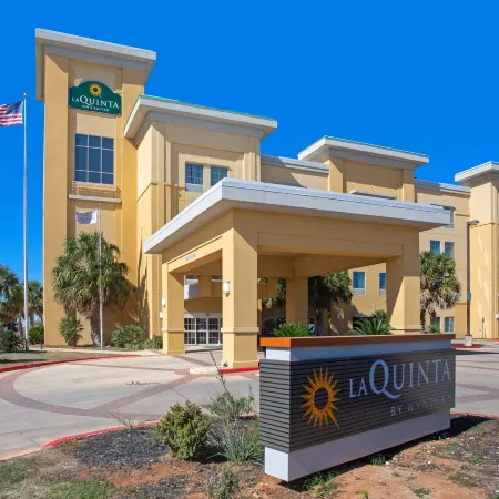 La Quinta Inn & Suites by Wyndham Pearsall