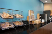 Baymont by Wyndham Tulsa - breakfast
