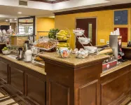 Quality Suites NYC Gateway - Breakfast