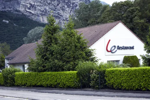 Hôtel-restaurant Campanile Grenoble Nord - vue sur la montagne