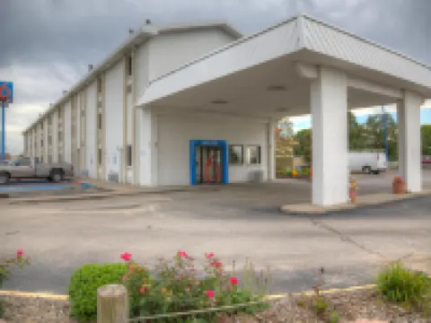 Motel 6 Council Bluffs, IA - Omaha East Hotels in Lewis