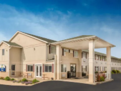 Days Inn by Wyndham Osage Beach Lake of the Ozarks Hotels in Pawhuska Township