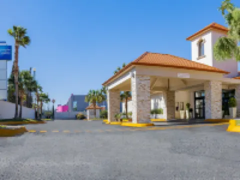 โรงแรม ฮอลิเดย์ อินน์ เอ็กซ์เพรส ชีวาวา บาย IHG โรงแรมในชีวาวา