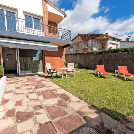 Estiu Отели в г. Пинеда-де-Мар