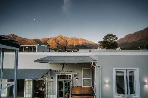 Franschhoek Boutique Hotel - Lion Roars Hotels & Lodges - Pysäköinti