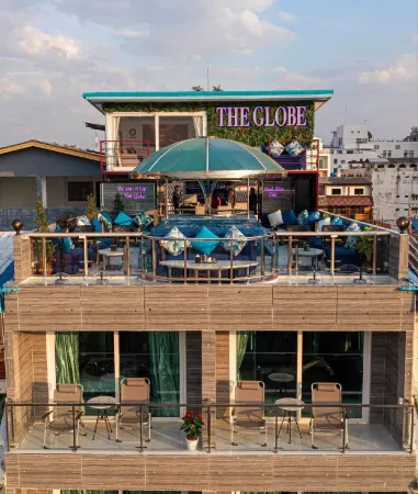 The Globe Hotel Bar and Restaurant