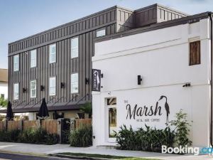 Marsh Hotel