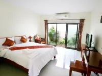 โรงแรมบ้าน​ ณ​ คอน :: Baan Nakhon Hotel