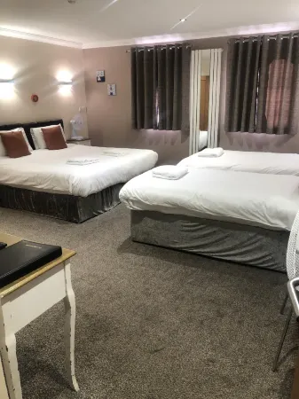 Queen Phillippa Отели в г. Ширнесс