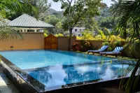 Peppervine Hotel - Pools