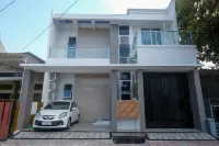 RedDoorz Syariah @ Tlogosari Semarang Hotel dekat GBI Tlogomulyo