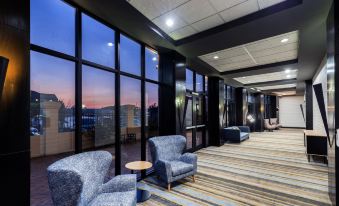 Holiday Inn & Suites Tulsa South