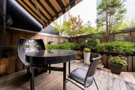 Bucheon R Hotel Отели рядом с достопримечательностью «Bucheon University»