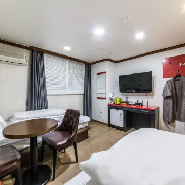 Incheon MS Отели рядом с достопримечательностью «Хвадо-тондэ»