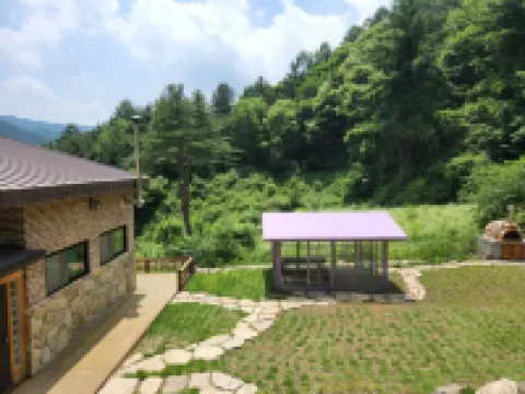 Pyeongchang Jigeum Pension โรงแรมใกล้Korea Botanic Garden