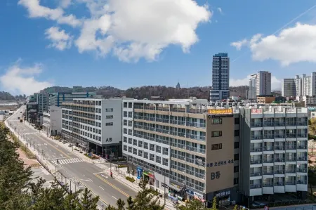 Sokcho Chonpines Beach Hotel