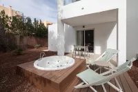 Cabot Las Velas Apartments - Hot Tub