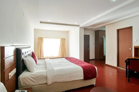 Vandayar Hotel Отели в г. Куддалор