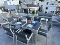 Modern 2 Bed Apartment with Hot Tub and Large Private Roof Terrace