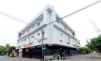 RedDoorz Syariah at Delta Sari Aloha Waru