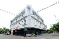 RedDoorz Syariah at Delta Sari Aloha Waru Hotels in Waru