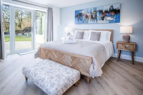 Suite 9 - Sleeping Giant Hotel - PEN Y CAE Inn - Holiday Apartments
