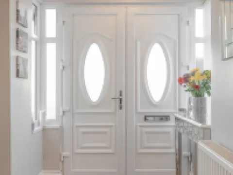 Apple House Wembley Twin Room Shared Bathroom Hotels in Edgware