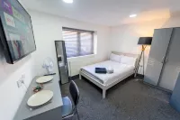100 Dale Road Studios in Guest House - Pensions