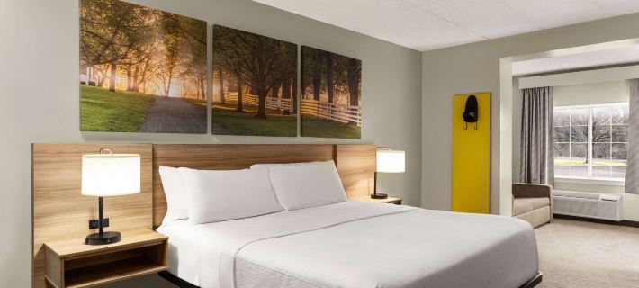 Days Inn & Suites by Wyndham Lancaster Amish Country Hotels in Lancaster County