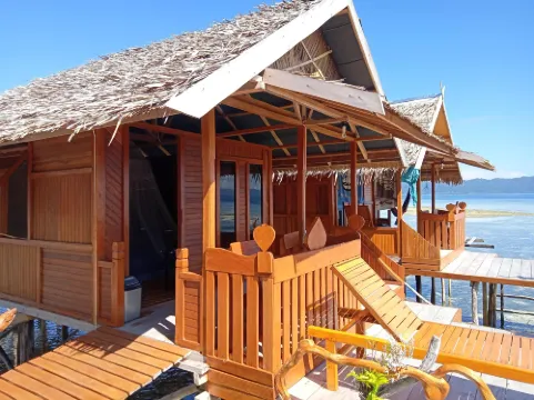 Happy Homestay Arborek Hotels in Raja Ampat