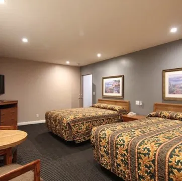 DUNES INN WILSHIRE Отели рядом с достопримечательностью «Театр Уилтерн»
