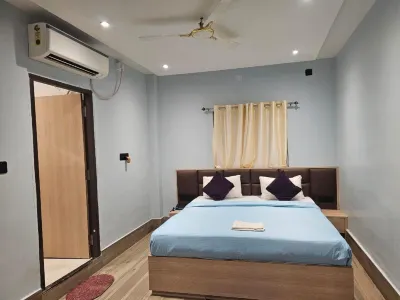 Hotel Blue Lemon Hotels near Bajrang Bali Temple