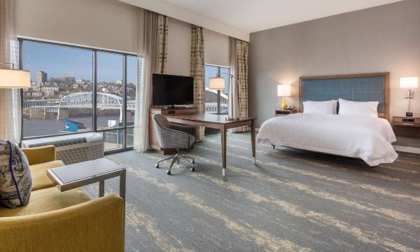 Hampton Inn and Suites Newport/Cincinnati