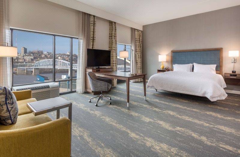 Hampton Inn and Suites Newport/Cincinnati
