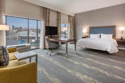Hampton Inn and Suites Newport/Cincinnati Hotels near The Southgate House Revival