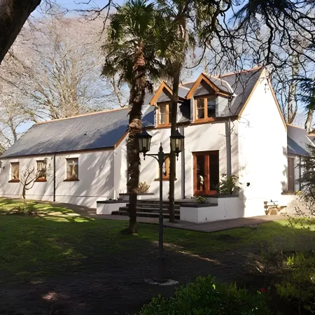 Little Red Rooster Rest and Spa