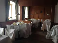 Landhotel & Gasthof Baiernrain Hotels in Holzkirchen