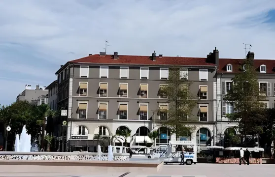 波城中心波旁酒店