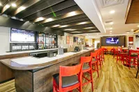 Holiday Inn & Suites CALGARY AIRPORT NORTH by IHG - bar