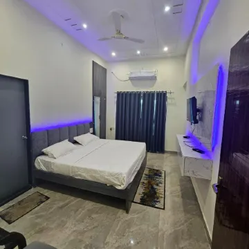 Raghupati Raghav Raja Ram Inn