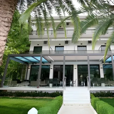 Alexakis Hotel & Spa