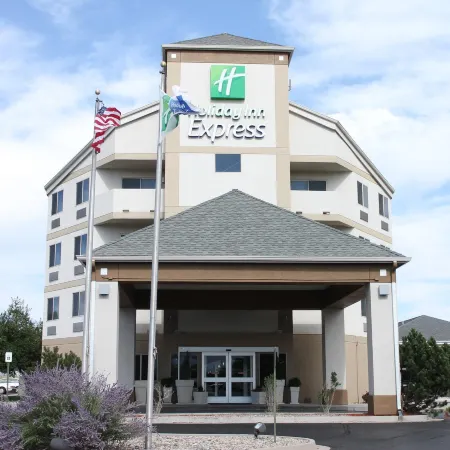 Holiday Inn Express & Suites COLORADO SPRINGS AIRPORT by IHG Отели рядом с Аэропорт Петерсон-Филд