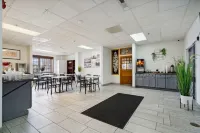 Econo Lodge Inn & Suites Hotels in Waterloo