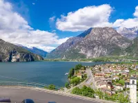 Miki Mhouse Hotels in Verceia