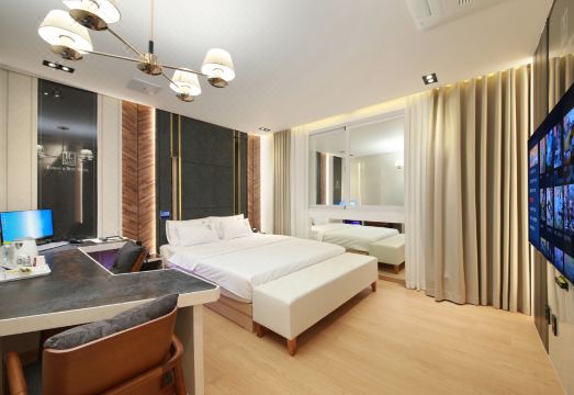 함안 IC 주차시설