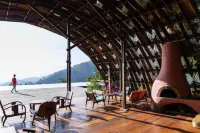Cao Lan Hamlet Hotels in Dai Lao
