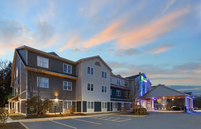 Holiday Inn Express & Suites FREEPORT - BRUNSWICK AREA by IHG